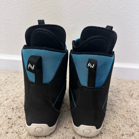 Nidecker size 1 snowboard boot kids - Picture 3 of 4